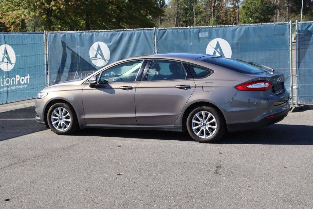 Passenger car Ford Mondeo Petrol 160hp 2015 (Margin)