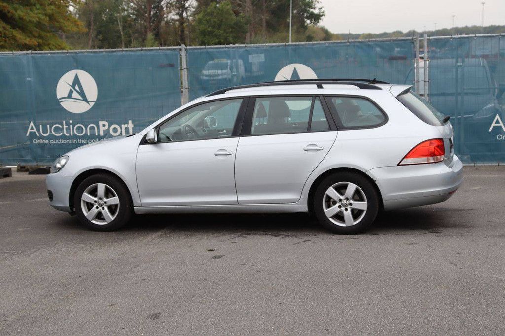 Volkswagen Golf Diesel Station Wagon 90hp 2013 (Margin)