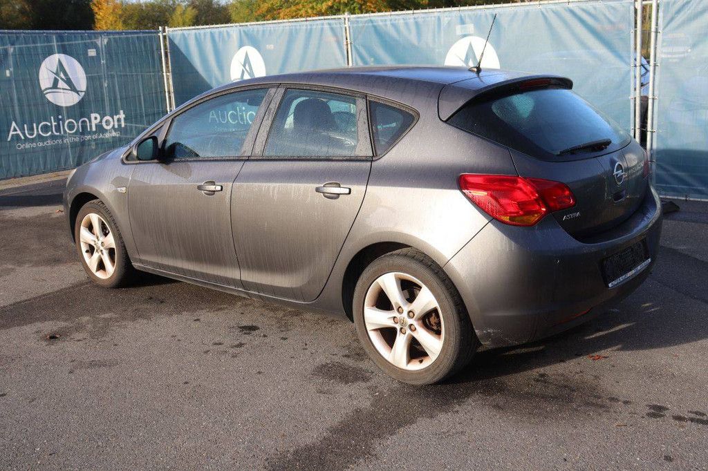 Passenger car Opel Astra Petrol 100hp 2011 (Margin)