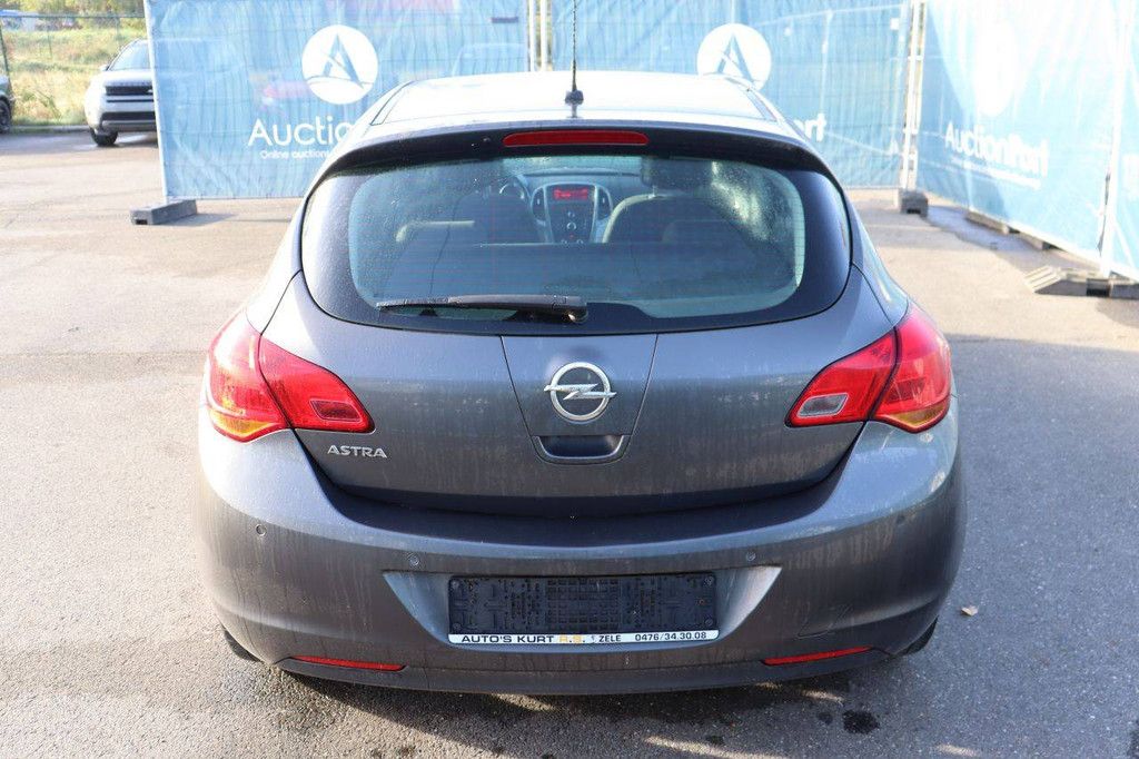 Passenger car Opel Astra Petrol 100hp 2011 (Margin)