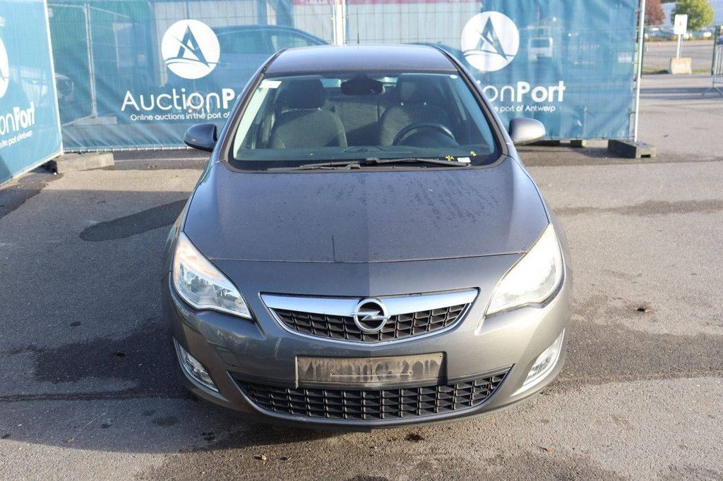 Passenger car Opel Astra Petrol 100hp 2011 (Margin)