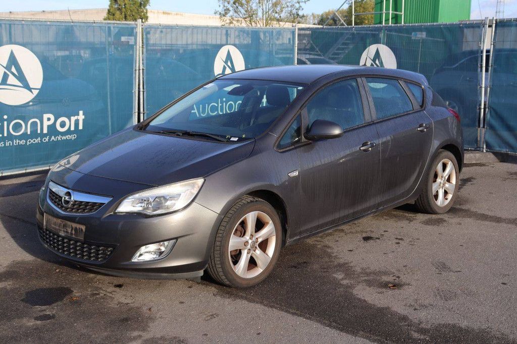 Passenger car Opel Astra Petrol 100hp 2011 (Margin)