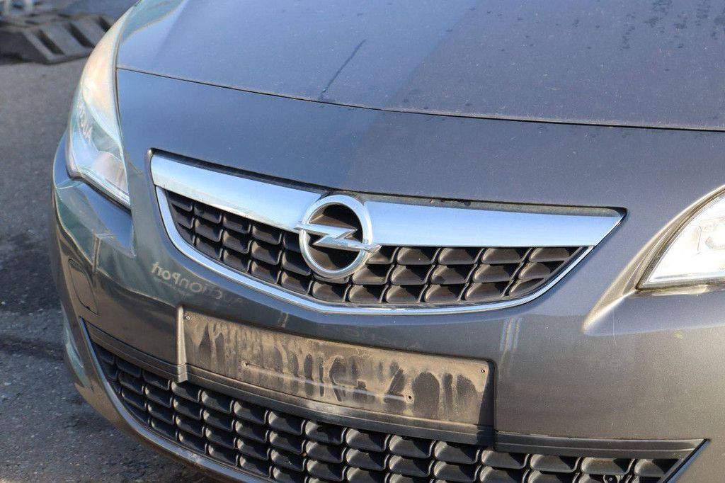 Passenger car Opel Astra Petrol 100hp 2011 (Margin)