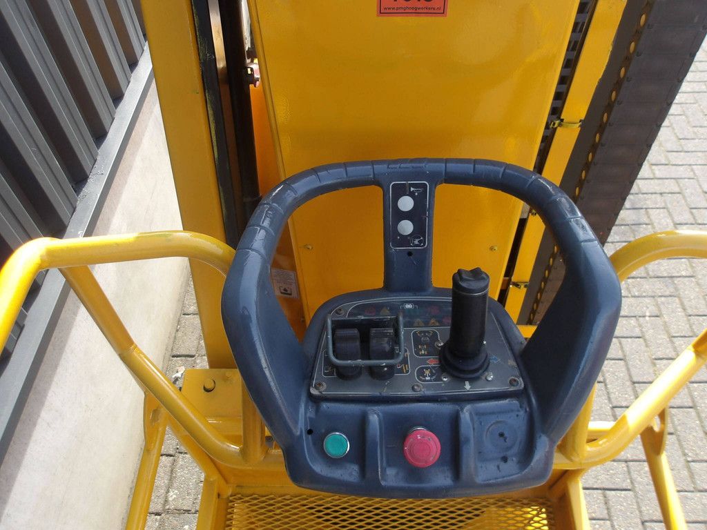 JLG Toucan 8E Electric Mast Lift 8.20m 2014