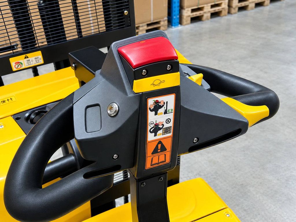 Stapler RTE 8401 Elektrisch 1500 kg 2500 mm 2026 Neu