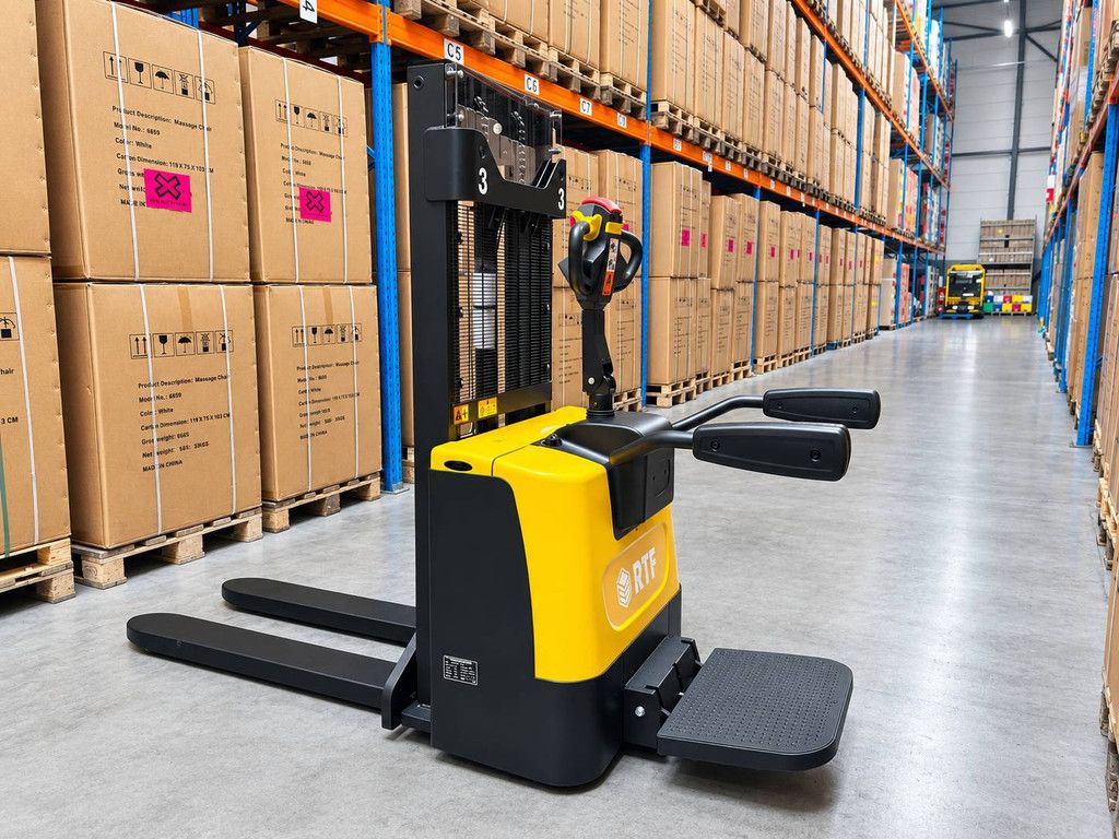 Stapler RTE 8401 Elektrisch 1500 kg 2500 mm 2026 Neu