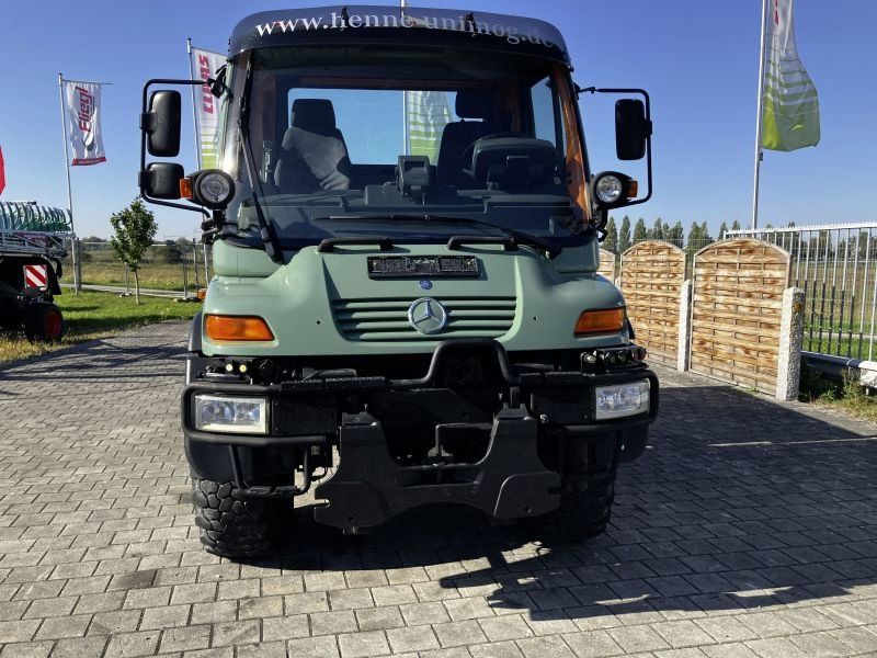 Mercedes-Benz U 400