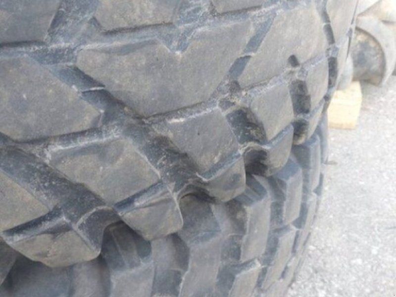 TR/2 400/80R24