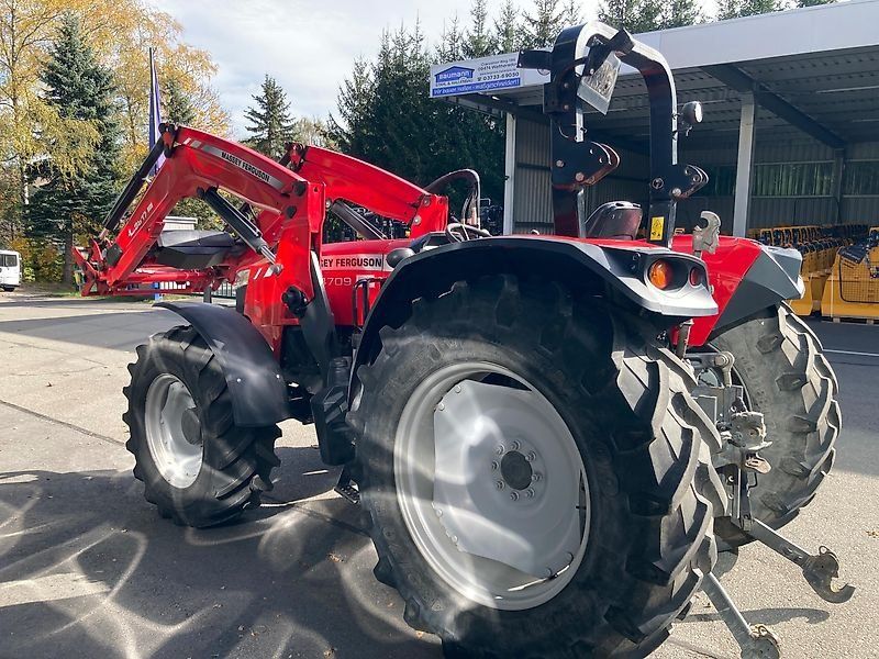 Massey Ferguson 4709