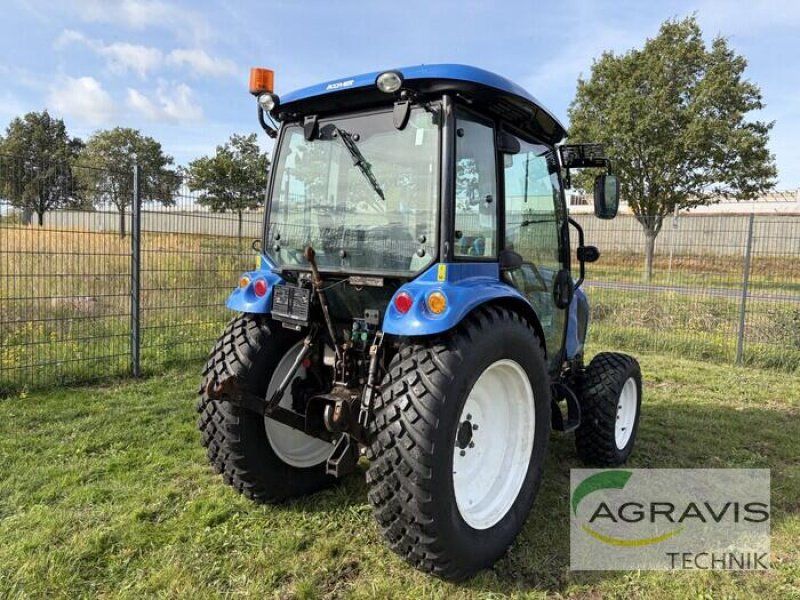 New Holland BOOMER 50