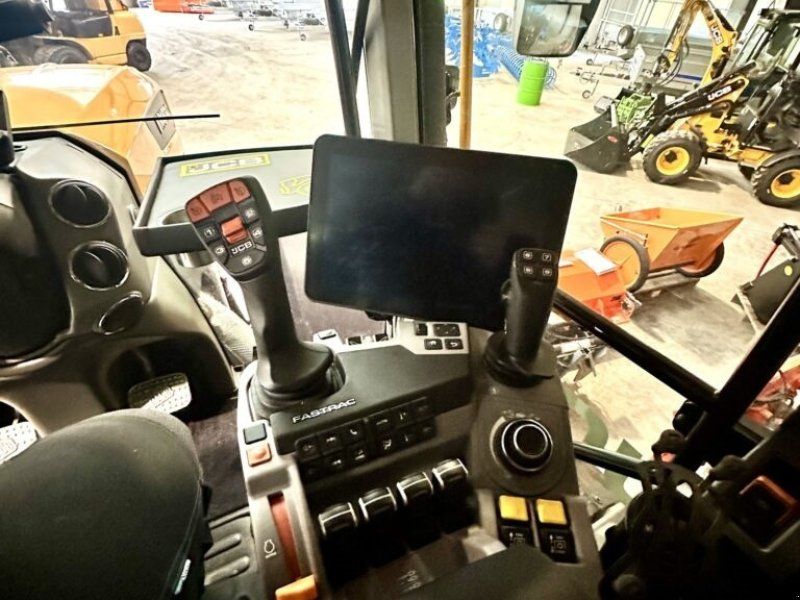 JCB Fastrac 6300