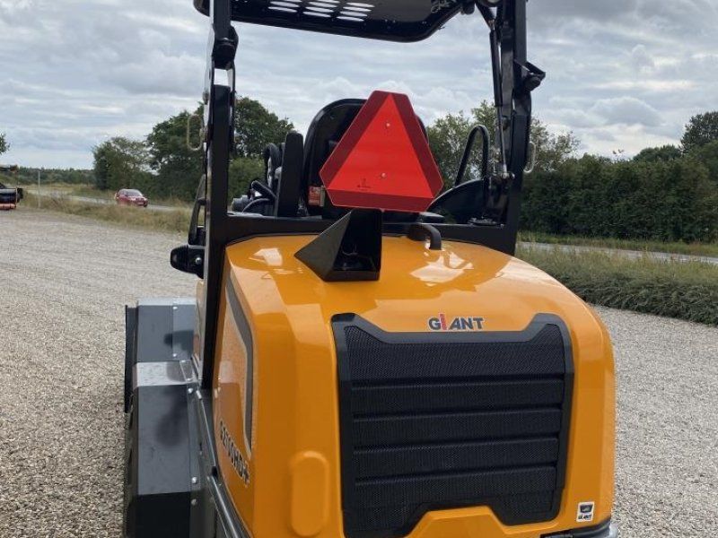 Giant G2700 HD
