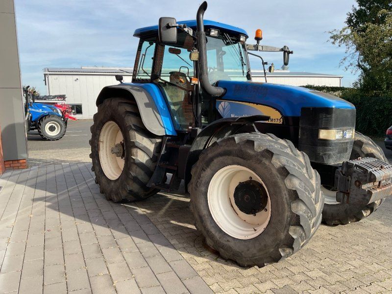 New Holland TM 175