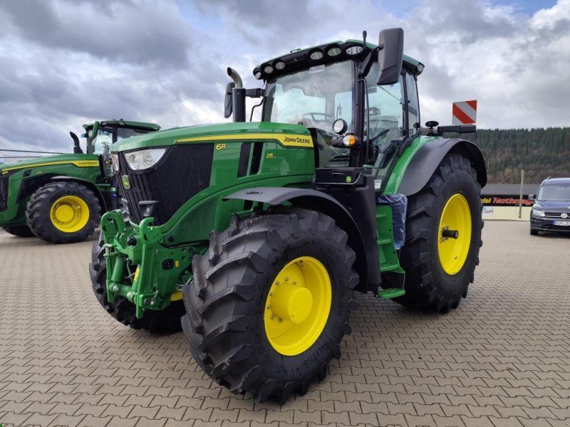 John Deere 6R 215