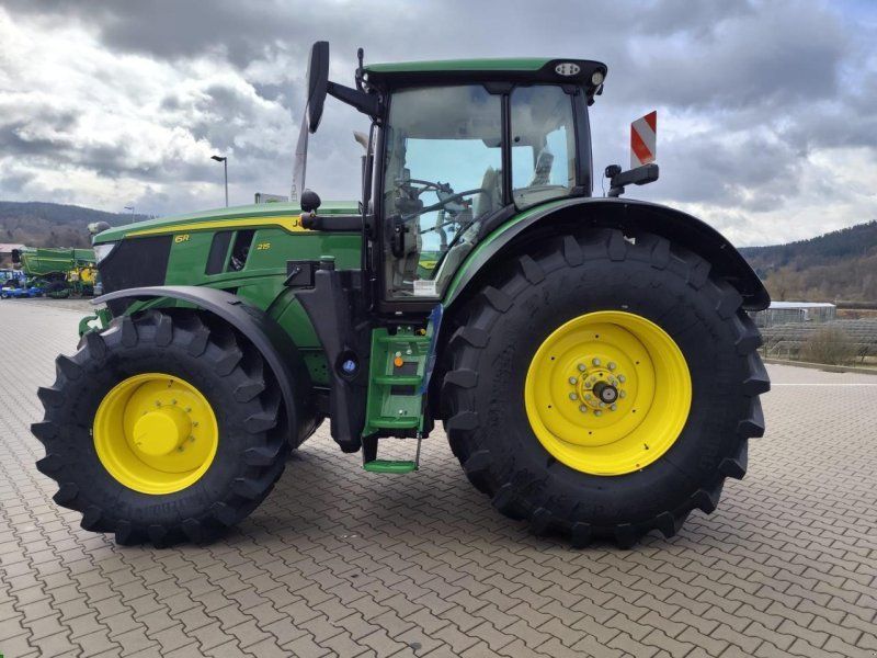 John Deere 6R 215