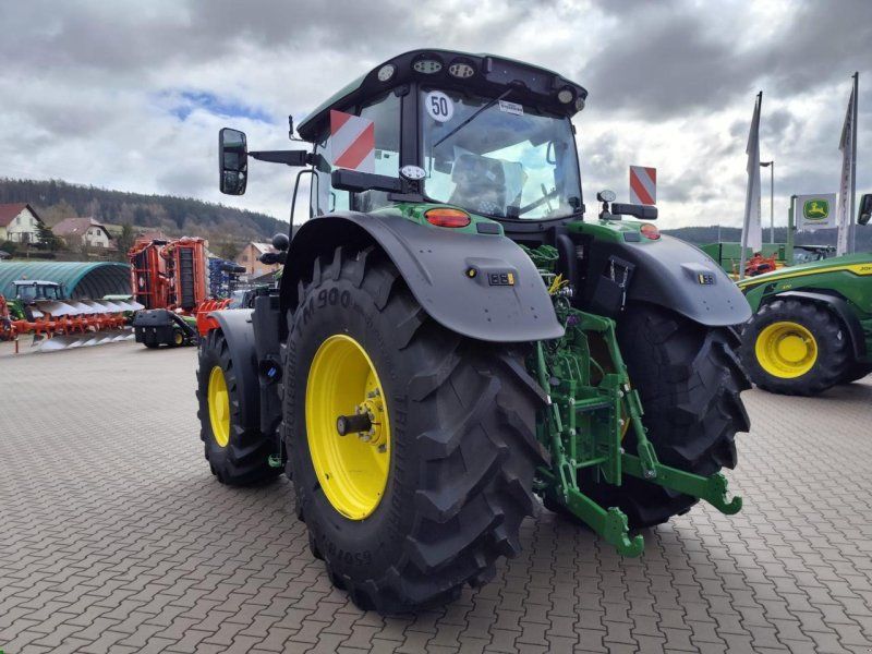 John Deere 6R 215