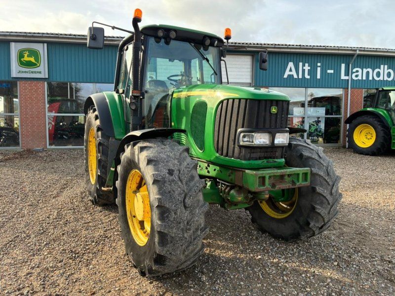 John Deere 6920