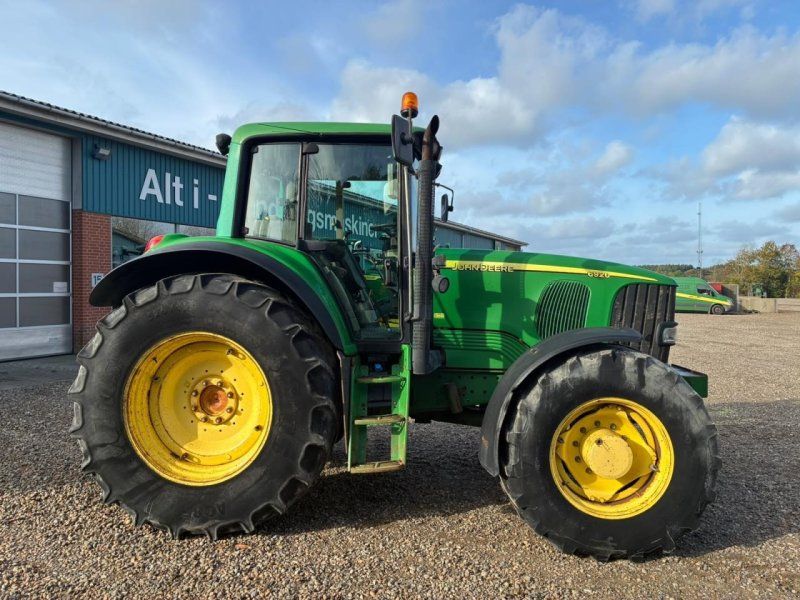 John Deere 6920