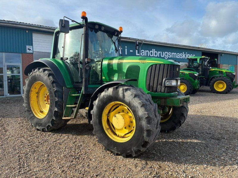 John Deere 6920