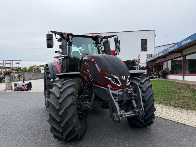 Valtra Q305