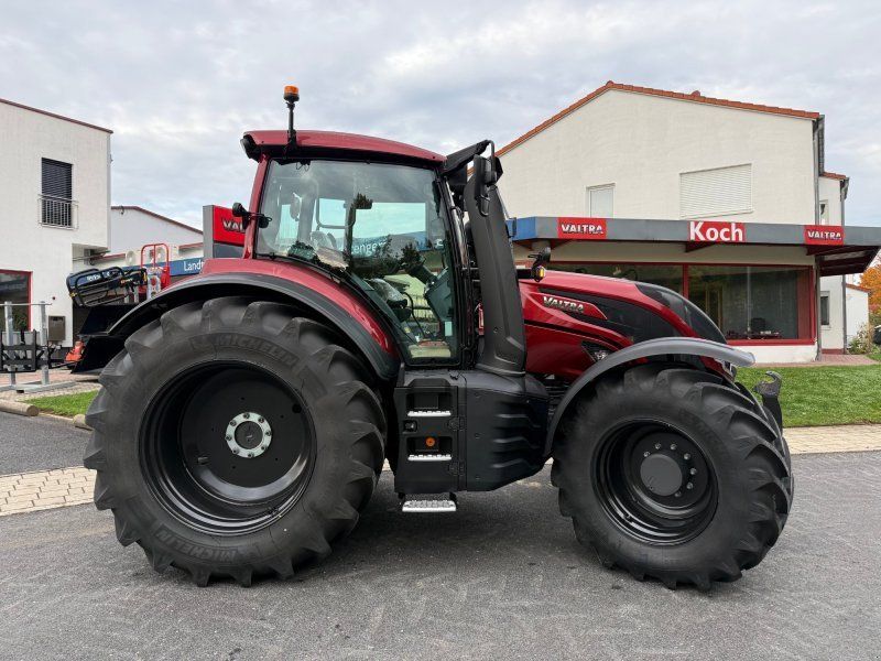 Valtra T215 D