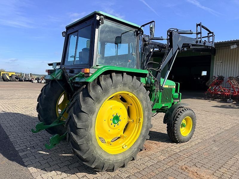 John Deere 2250