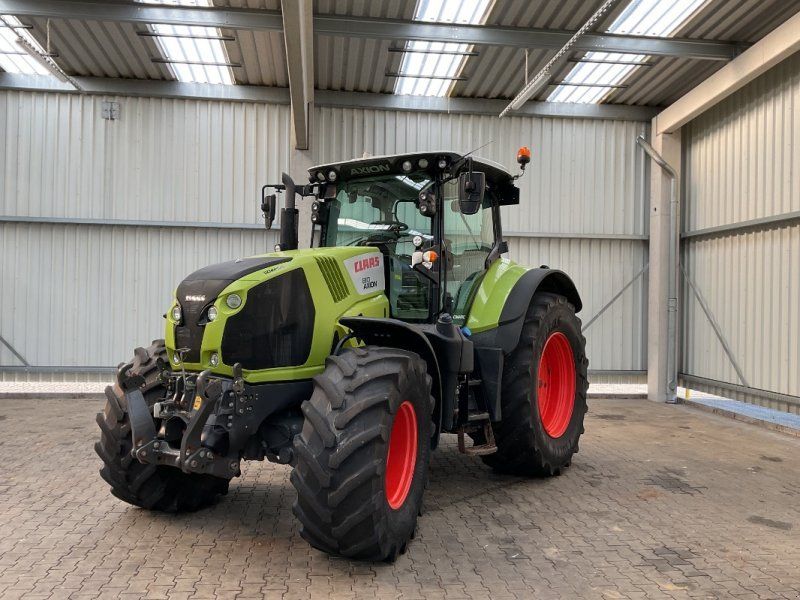 Claas Axion 810