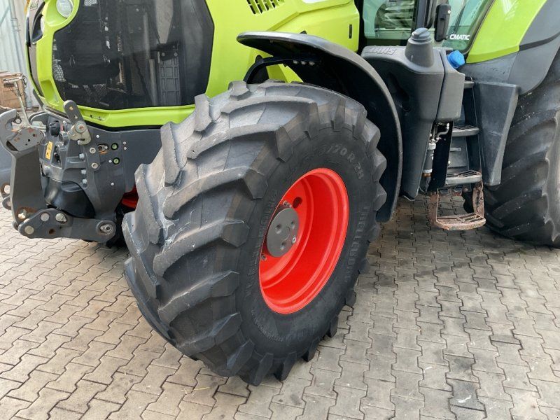Claas Axion 810