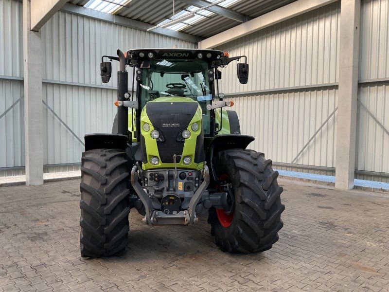 Claas Axion 810
