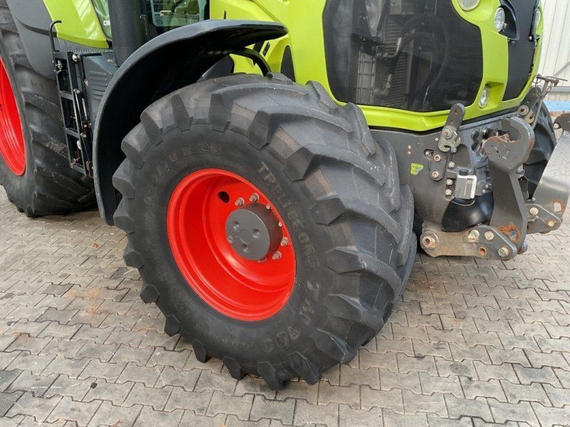 Claas Axion 810
