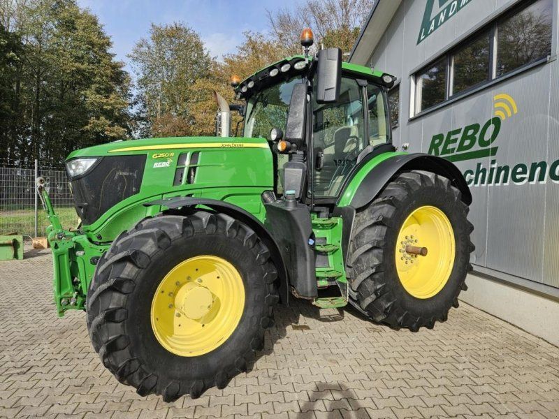 John Deere 6250R