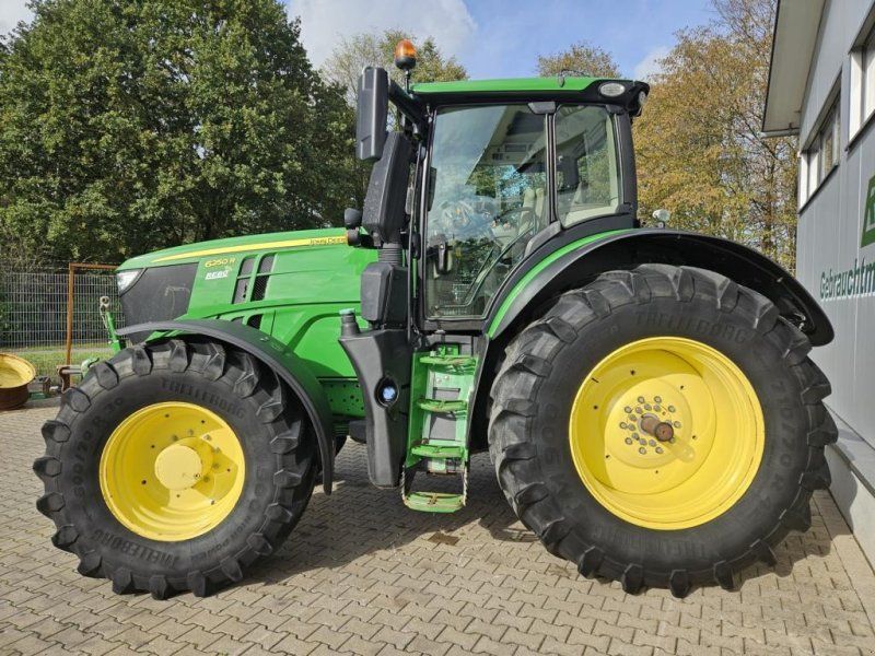 John Deere 6250R