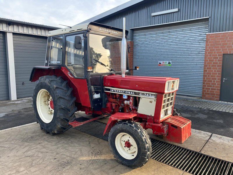 IHC 743
