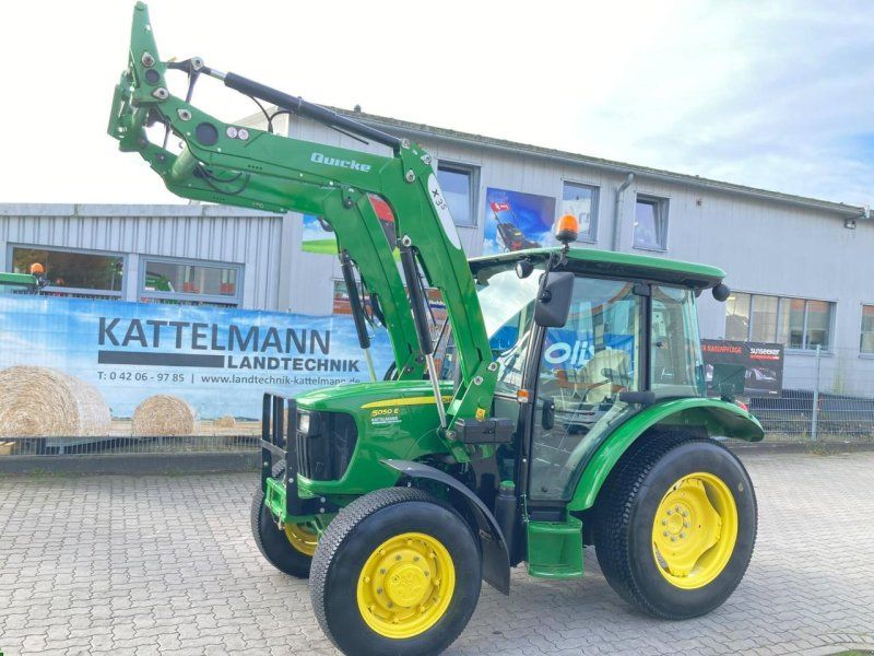 John Deere 5050E mit Klima