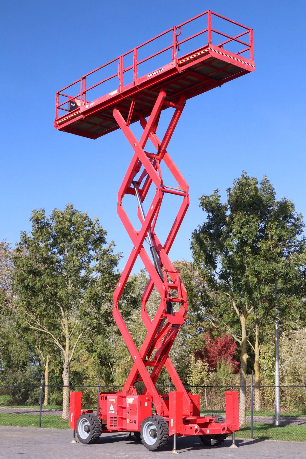 LGMG SR1023D | 12 METER | 4X4 | 1.100 KG