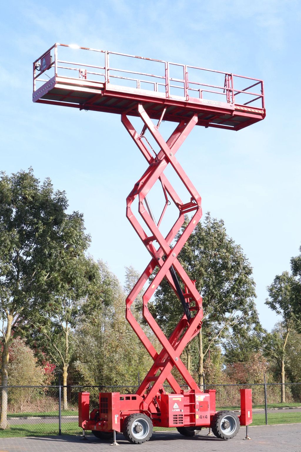 LGMG SR1023D | 12 METER | 4X4 | 1.100 KG