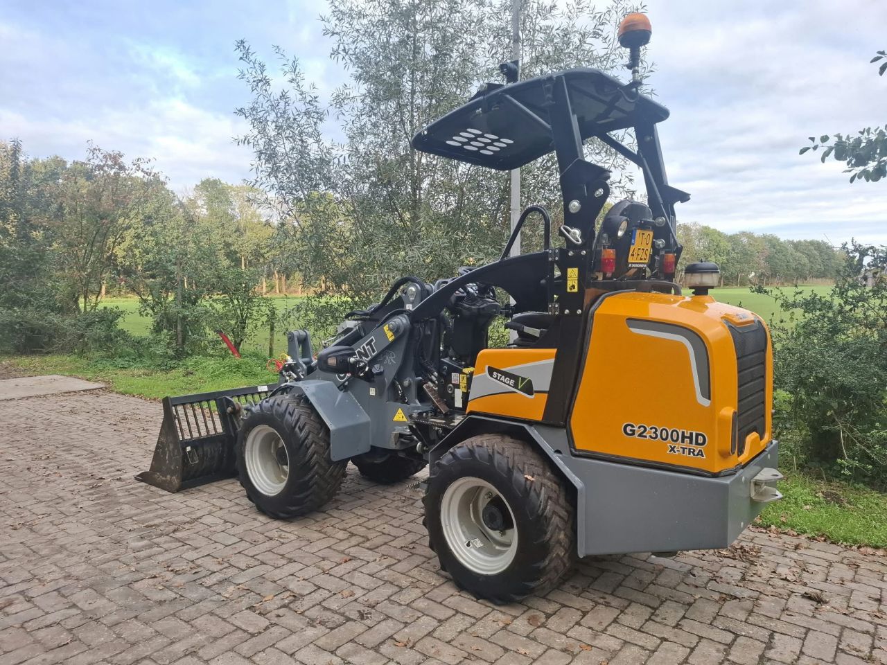 Giant G2300HD X-tra | bj 2024 | 1004 uur | puinbak