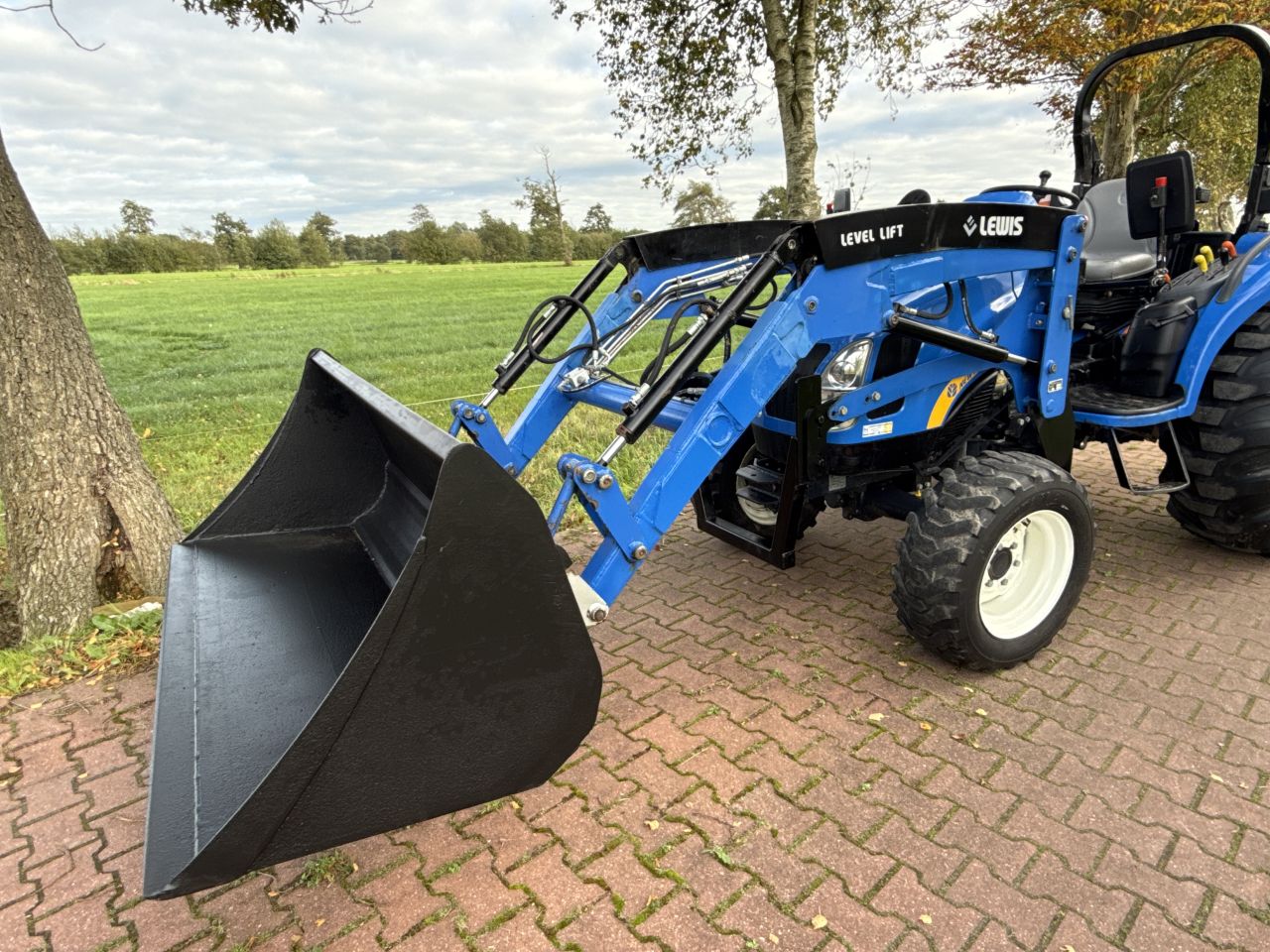New Holland 3040 Boomer