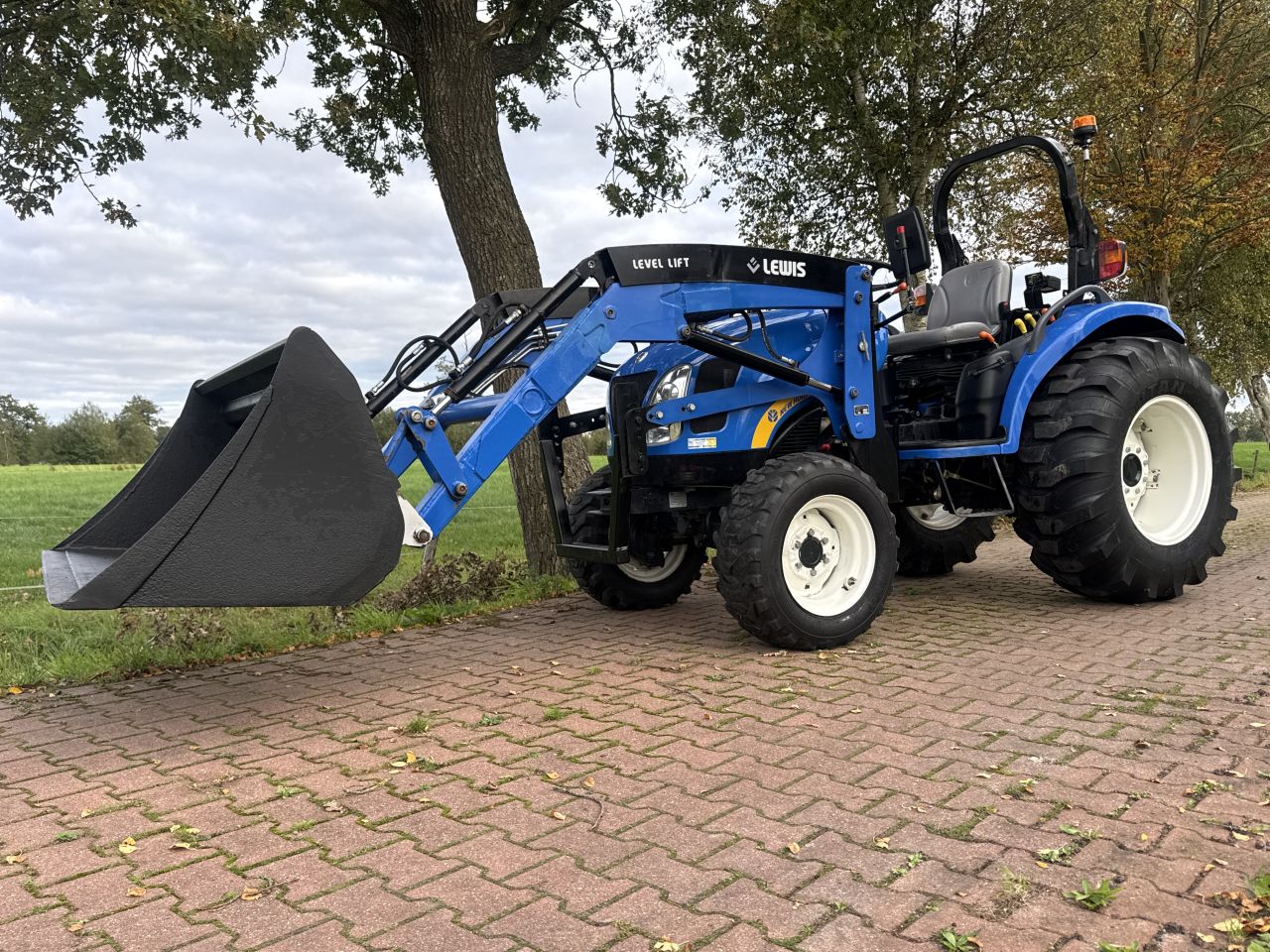 New Holland 3040 Boomer