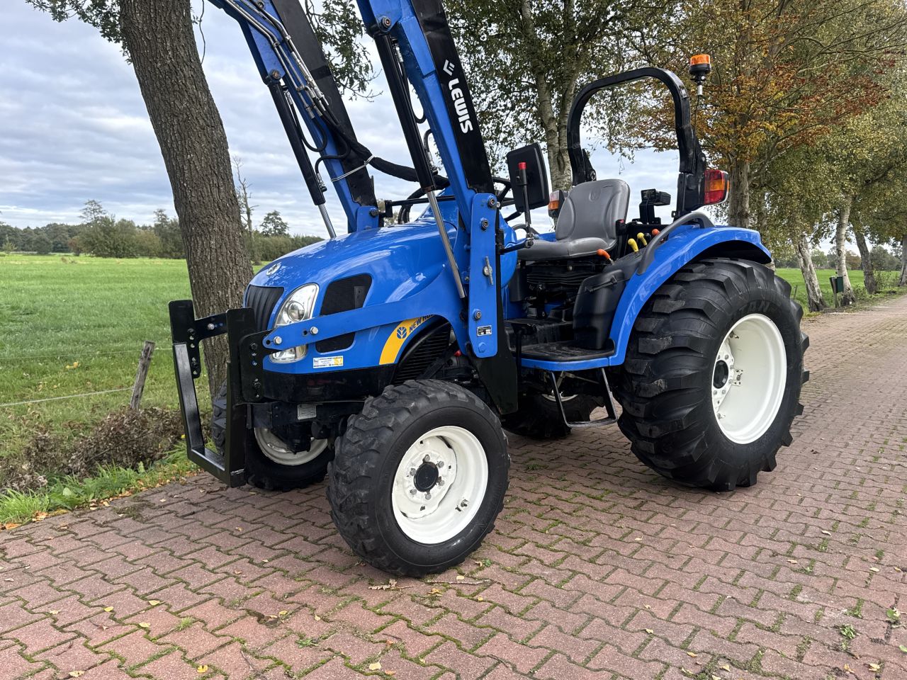 New Holland 3040 Boomer