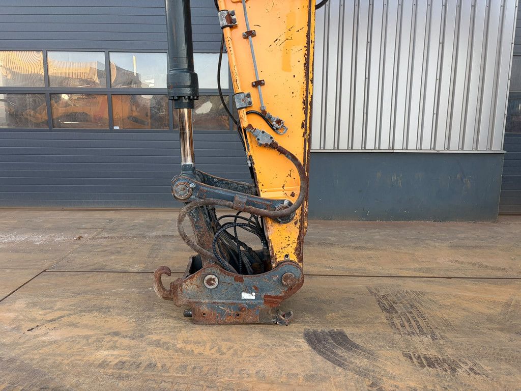 Hyundai HX380L