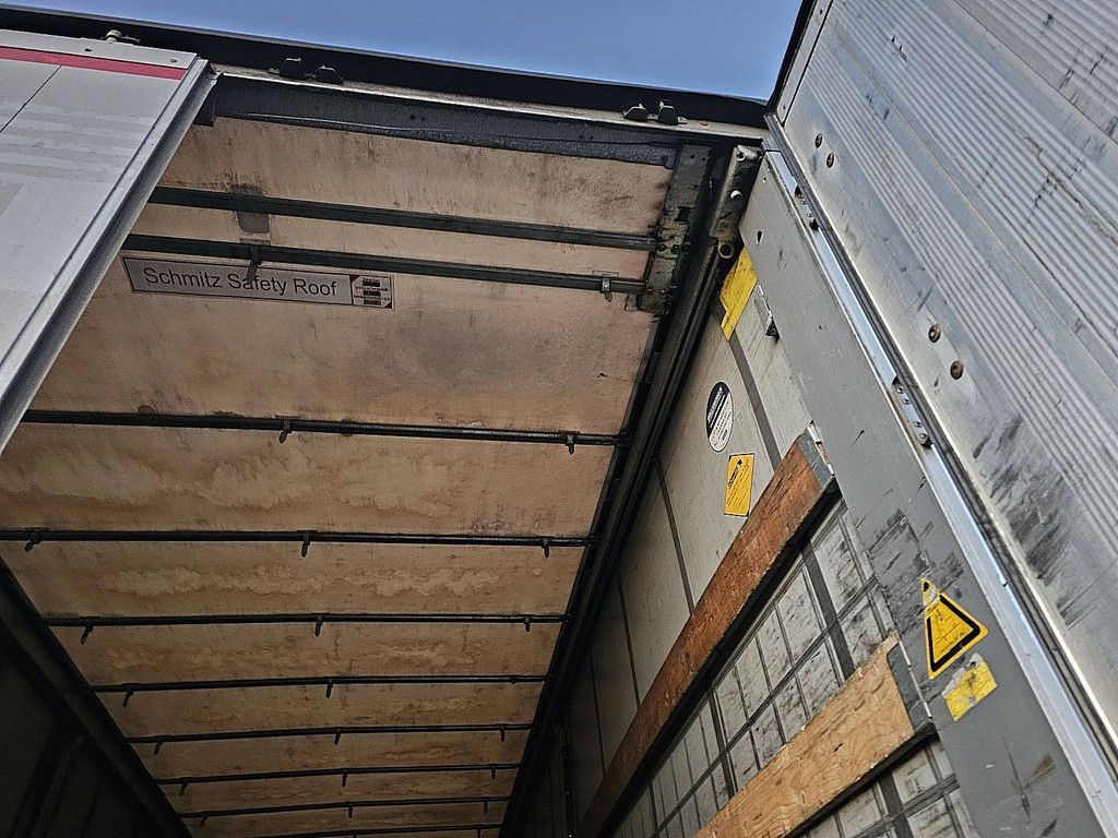 SCHMITZ SCB*S3T MOT 6/27 | 3 AXLES | SLIDING ROOF