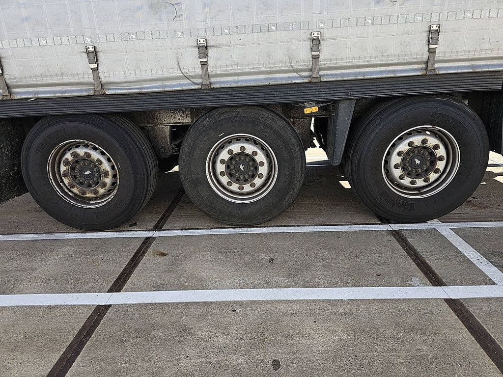 SCHMITZ SCB*S3T MOT 5/27 | 3 AXLES | SLIDING ROOF