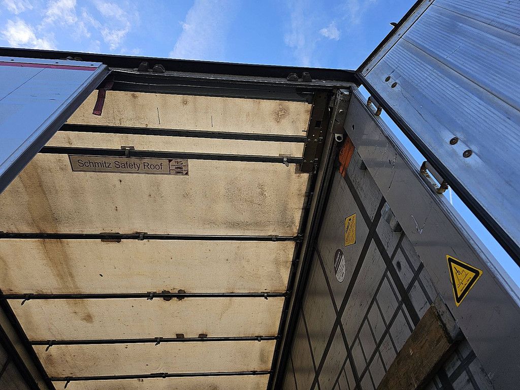 SCHMITZ SCB*S3T MOT 5/27 | 3 AXLES | SLIDING ROOF