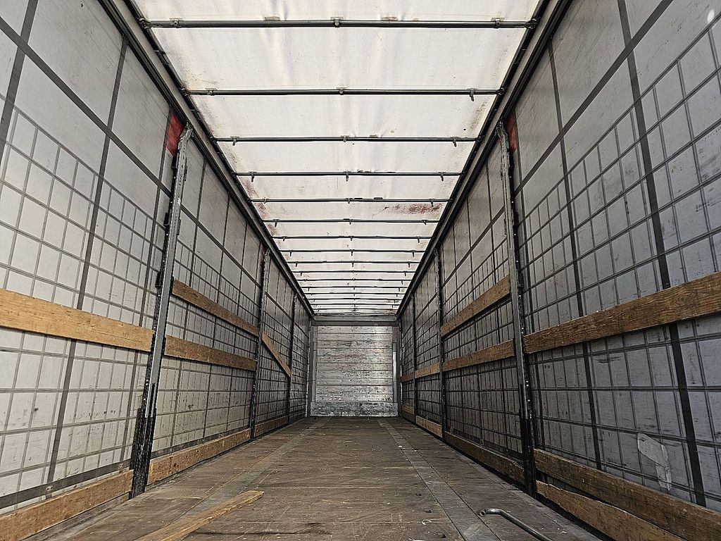 SCHMITZ SCB*S3T MOT 2/27 | 3 AXLES | SLIDING ROOF