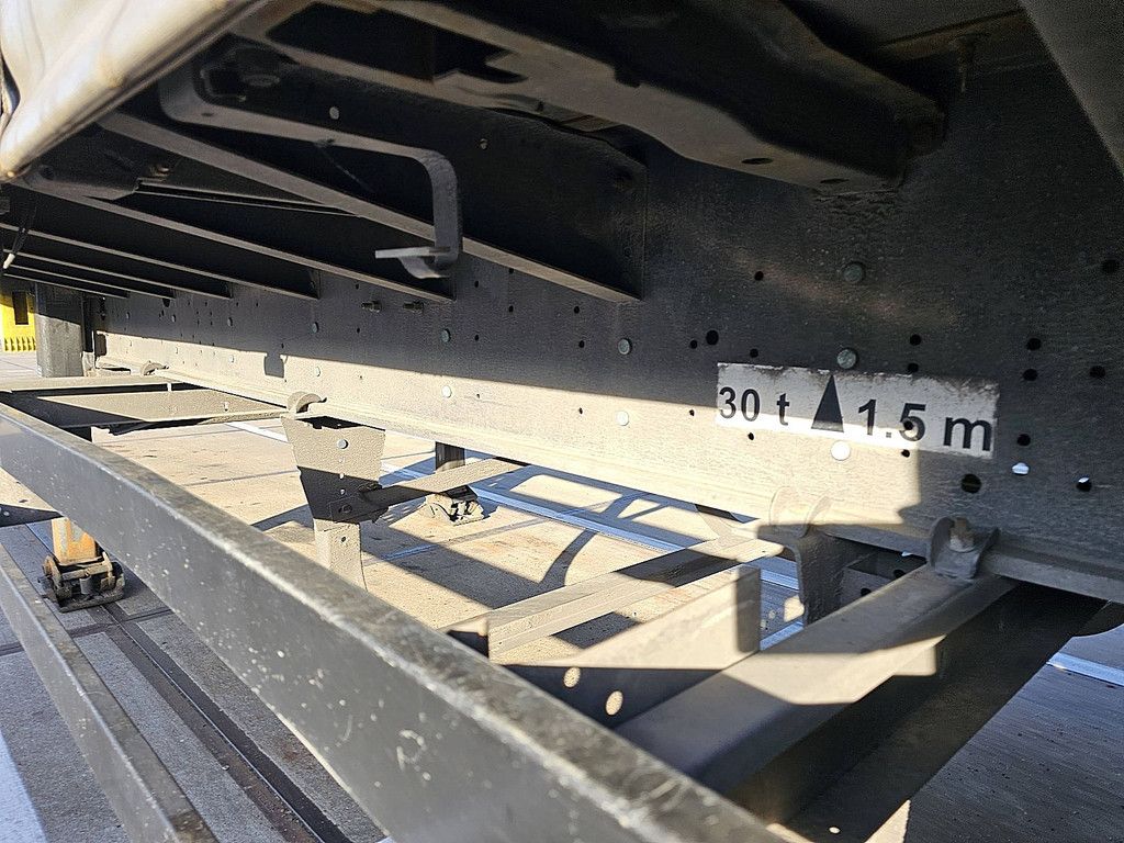 SCHMITZ SCB*S3T MOT 2/27 | 3 AXLES | SLIDING ROOF
