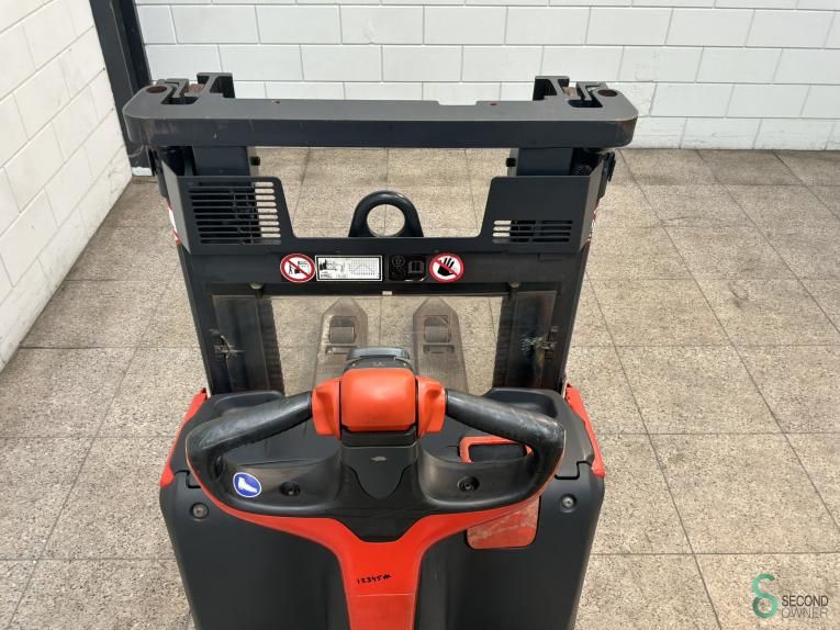 Stackers Electric Linde D08 2016