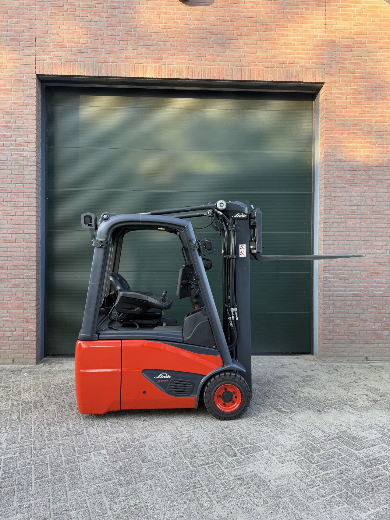 Linde E16C-02 EVO 2019 Triplo elektrische heftruck