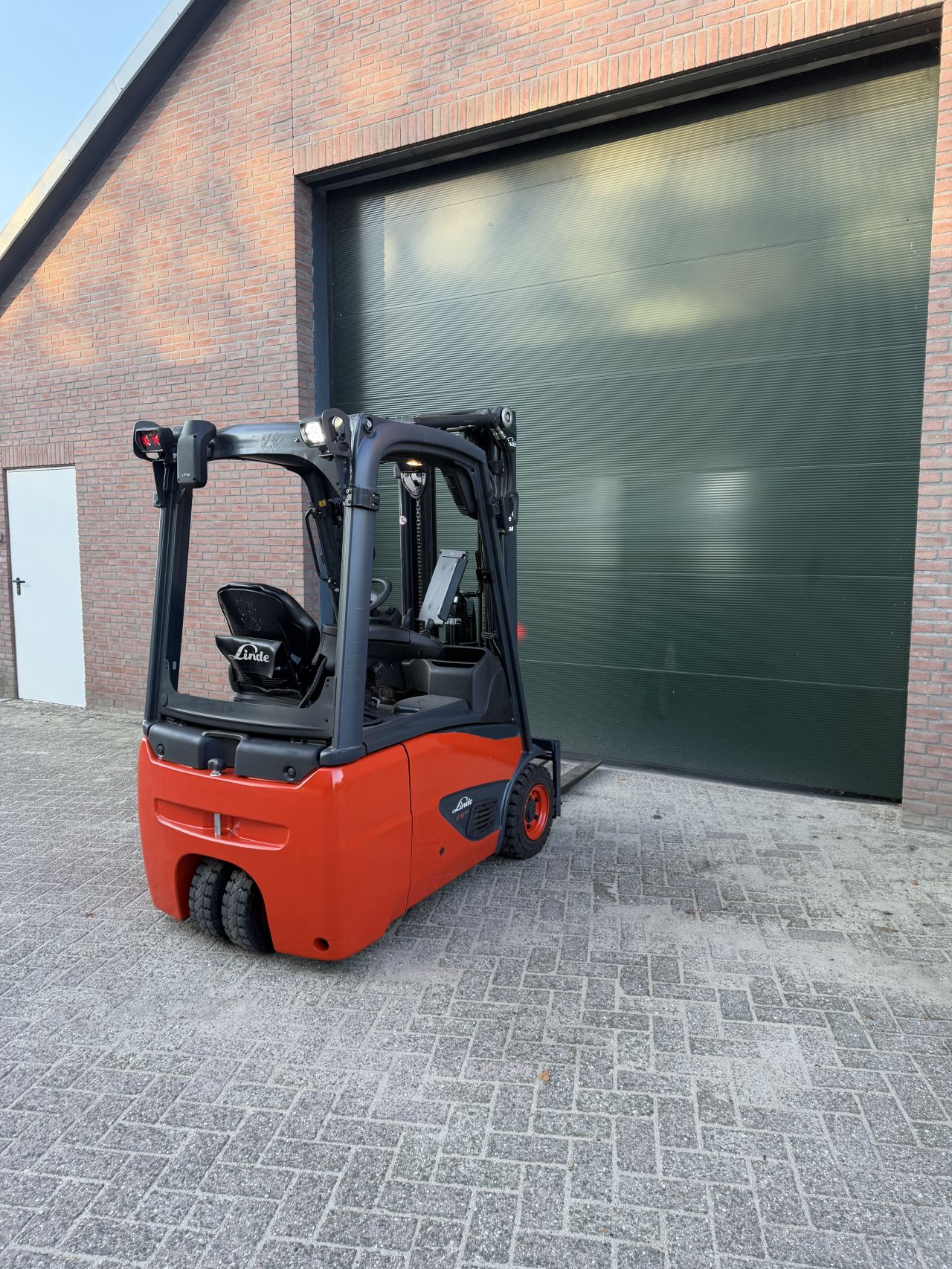 Linde E16C-02 EVO 2019 Triplo elektrische heftruck