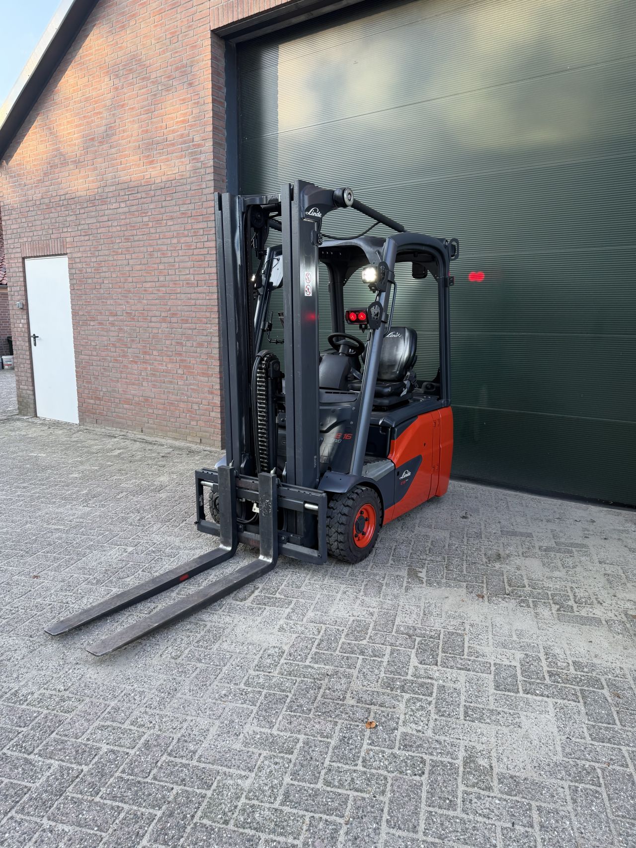 Linde E16C-02 EVO 2019 Triplo elektrische heftruck